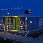 Floating 44 In - Boot 2 Xanten
