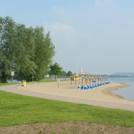 Floating 44 In - Boot 2 * Xanten